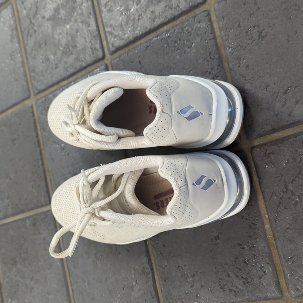 Sketchers woman's 6.5 cream leopard print sneakers - Picture 3 of 8